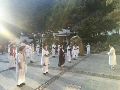 承千年文化 扬中医德馨 特别报道 著名中华名医——刘纯红