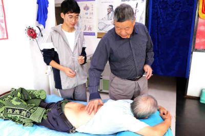 云南一中医独创“风湿骨病新诊疗法”:其“五大绝招”已治愈五千余患者